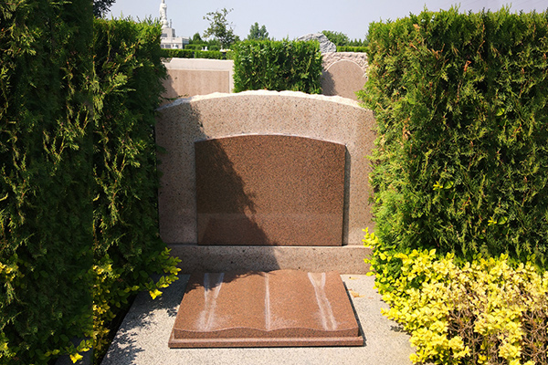 城市火葬墓碑