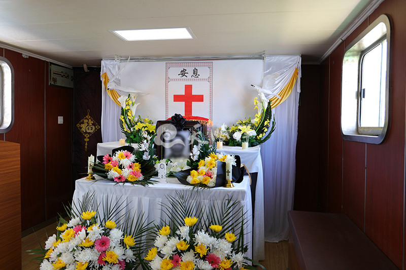 基督教徒海葬祭台布置