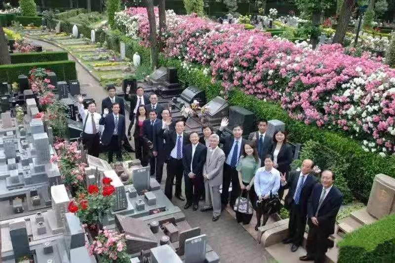 2010年5月福寿园国际集团高管访问日本玫瑰园