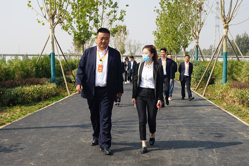 天顺祥一行参观学习现场