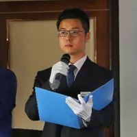 司仪主持追悼仪式