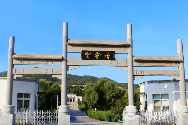 入口牌楼