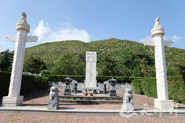 十三王爷胤祥墓