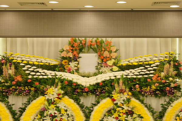 昌平24小时殡仪服务电话多少?昌平殡仪服务一条龙费用多少钱?