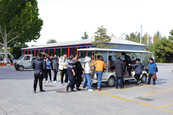 咨询与售后，灵山宝塔陵园两部电话为家属提供精准服务