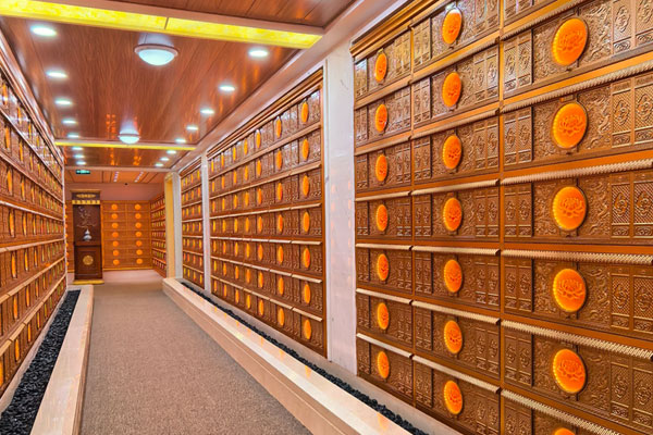 延庆知名墓地长城华人怀思堂礼祭厅新格位上市了，长城脚下的温暖归宿