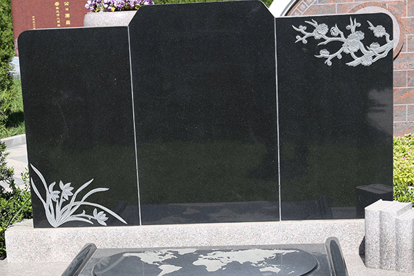 探秘：墓碑上的梅兰竹菊