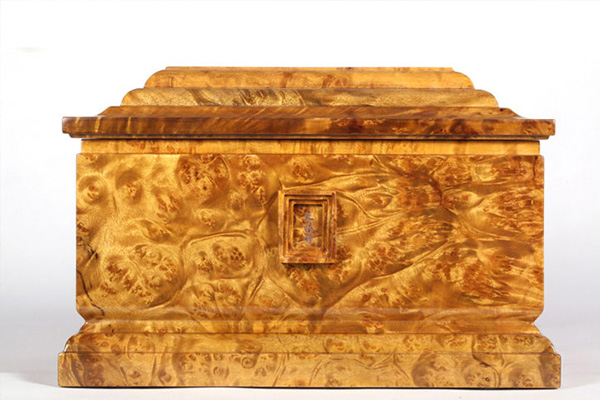 黄金樟骨灰盒怎么样？天顺祥黄金樟骨灰盒价格是多少