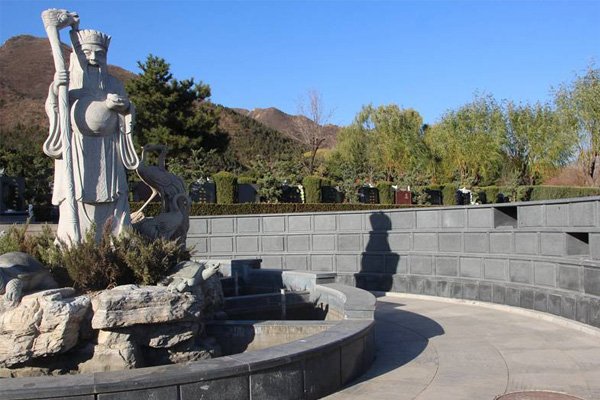 昌平墓地天寿陵园壁葬价格是多少？有选墓班车吗