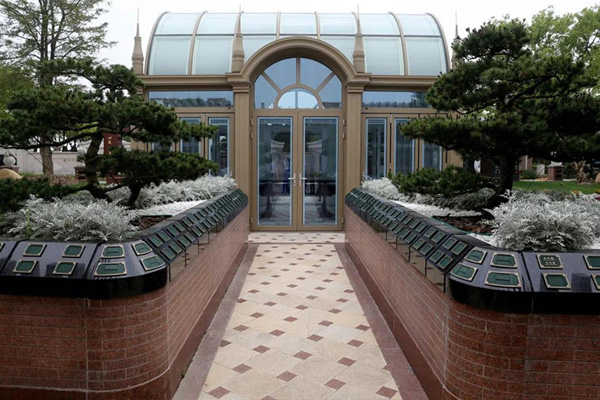 老公墓的破局与新生