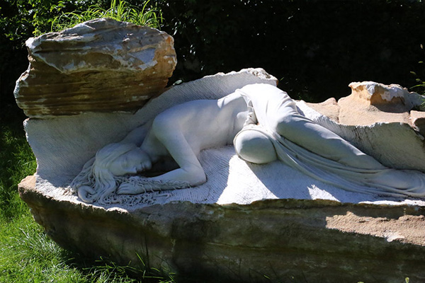 墓碑的终点《无缘墓，墓之墓》