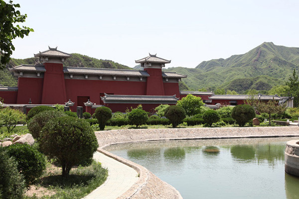 昌平区凤凰山陵园的具体位置在哪儿？交通路线怎么走