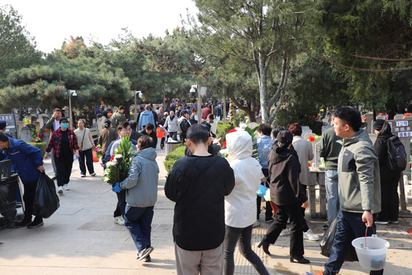 北京市潮白陵园平稳有序 完成2026年首个清明祭扫高峰接待服务工作
