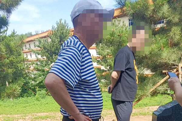 定居北京的东北游子，为爷爷择灵山宝塔陵园安放思念