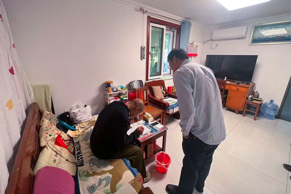 顺义区殡仪馆开展重阳节慰问退休职工活动