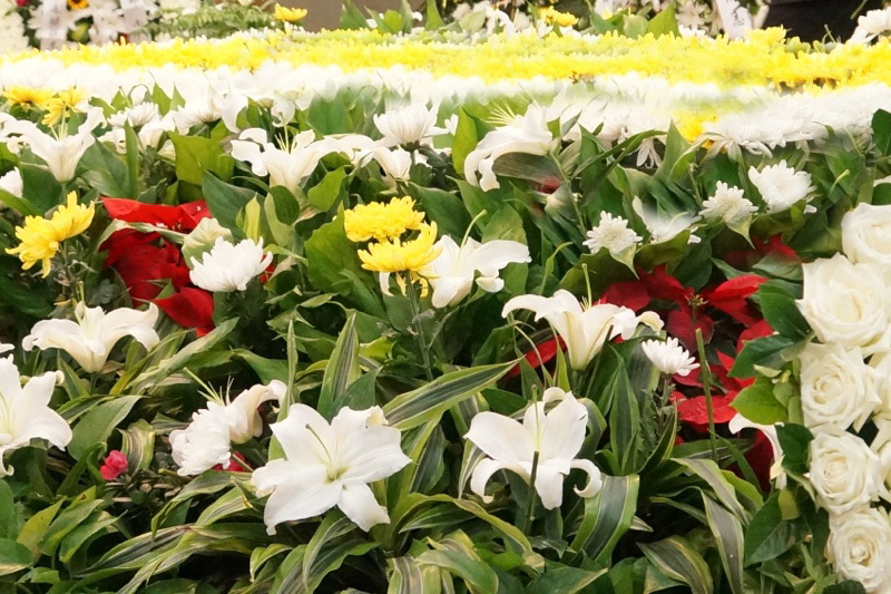 白事鲜花围棺