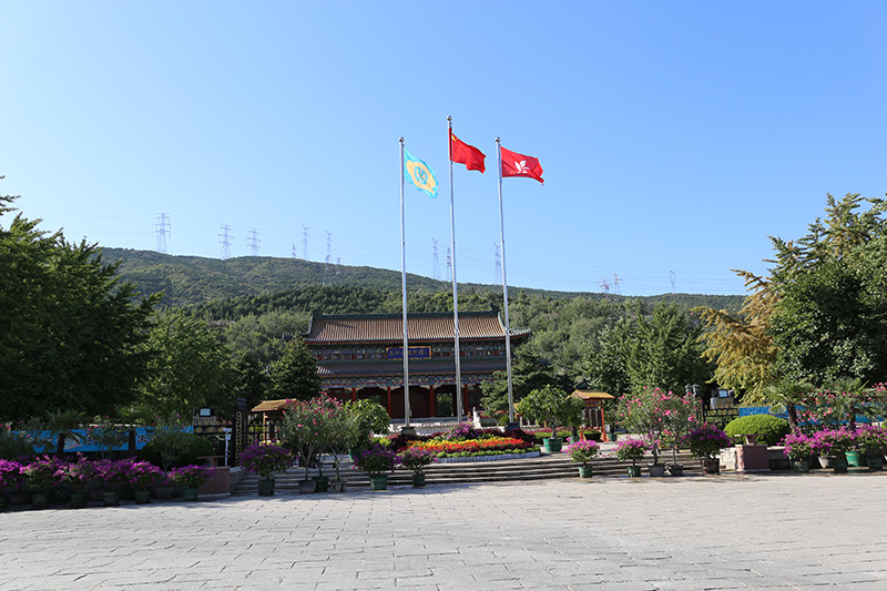 陵园入口花坛