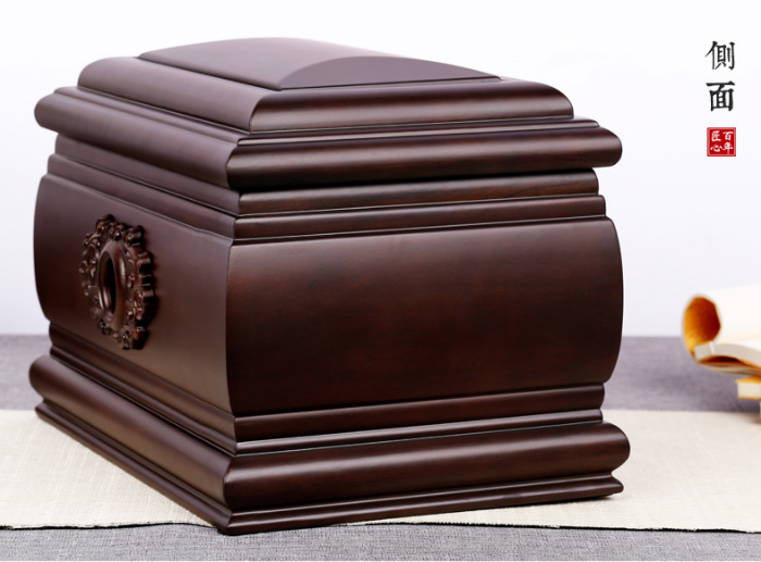 黄金檀木骨灰盒侧面 黄金檀木骨灰盒侧面