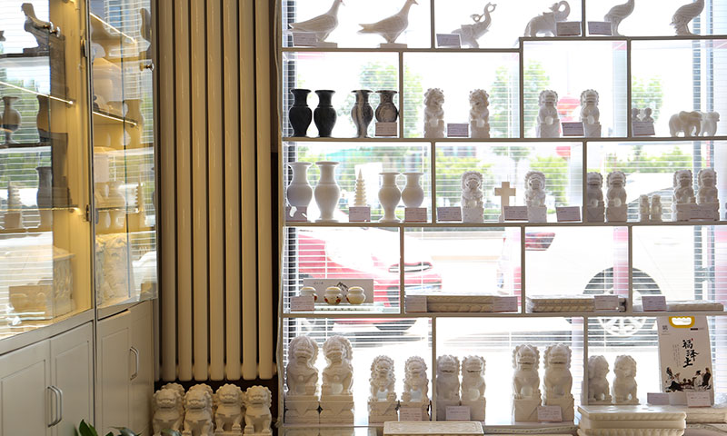 店内所有用品含祭祀品均明码标价