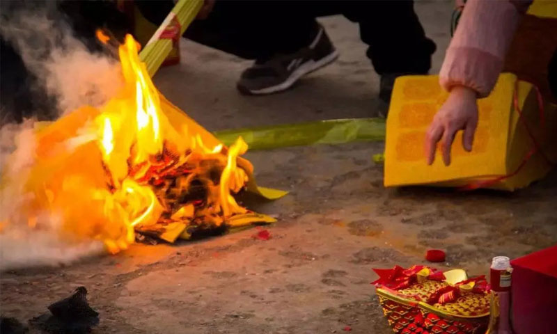 烧七习俗配图一 烧七习俗配图一