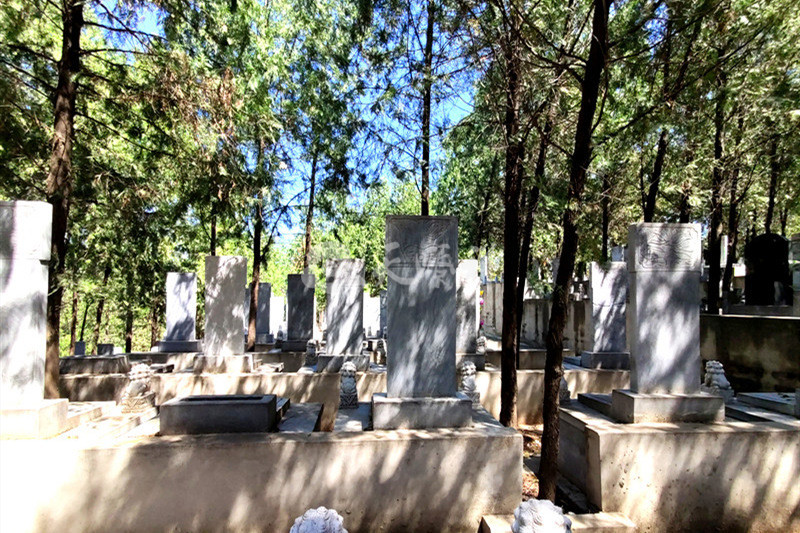 怀柔凤凰山陵园墓区环境