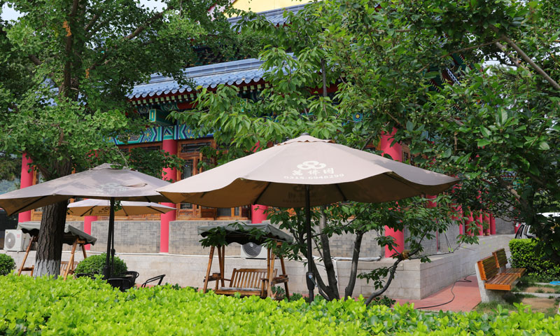 清东陵万佛园公墓玉佛殿外一角 清东陵万佛园公墓玉佛殿外一角