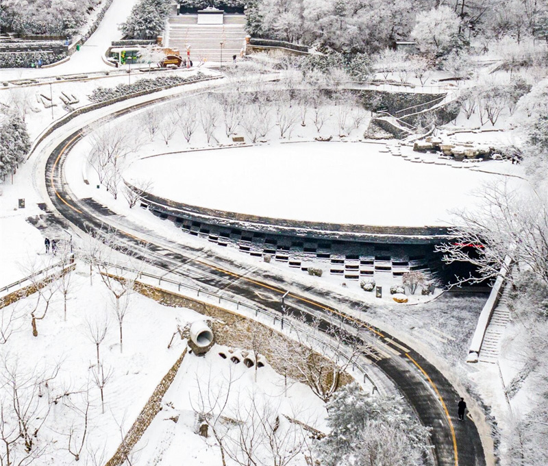 九公山陵园冬景
