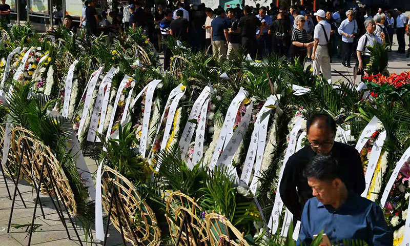 隆重而正规的告别仪式