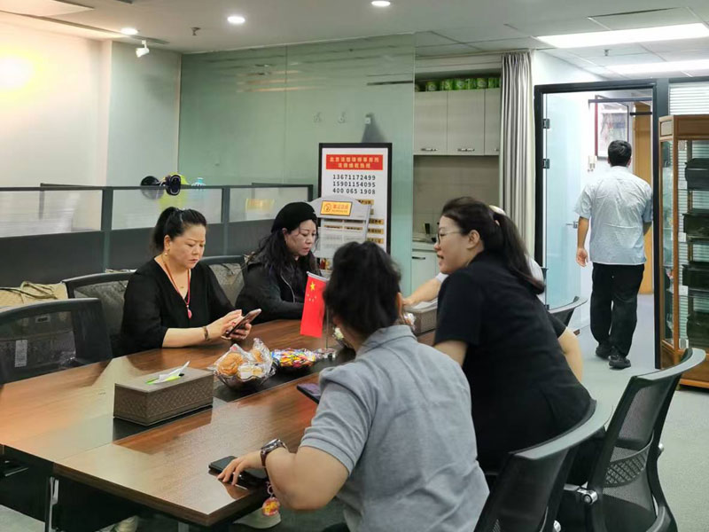 一线员工先后抵达天顺祥恒基总店 一线员工先后抵达天顺祥恒基总店