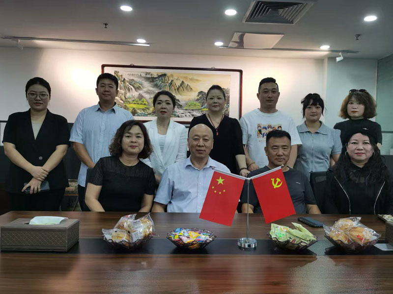 天顺祥部分一线员工会后合影-因部分员工有业务接待未参加 天顺祥部分一线员工会后合影-因部分员工有业务接待未参加