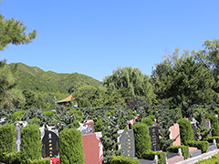 北京墓地一平方大概多少钱？