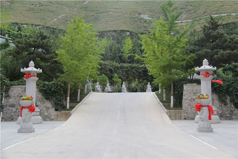 灵山宝塔陵园景观