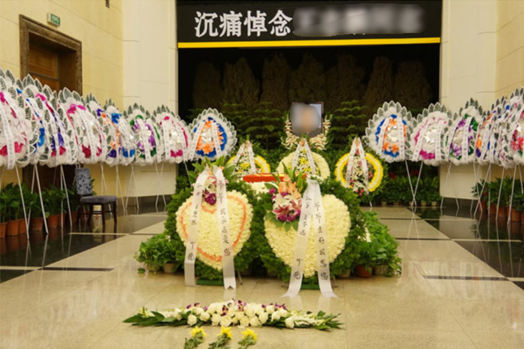 天顺祥殡葬一条龙告别厅布置