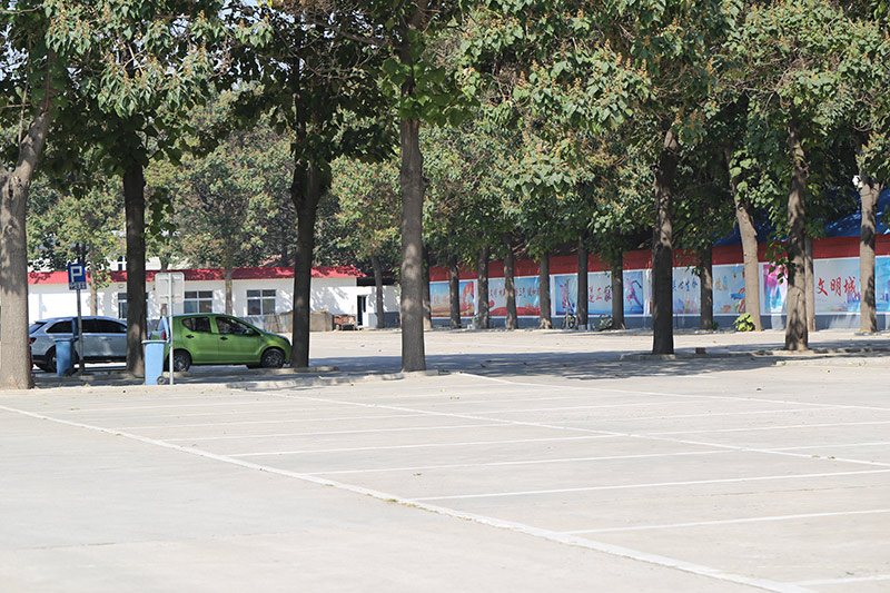 大兴殡仪馆停车场