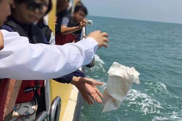 海葬拍摄现场