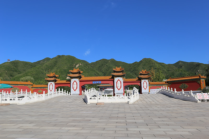 天寿陵园入口