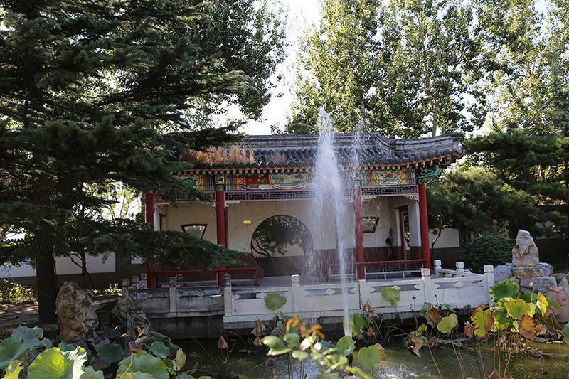 八宝山殡仪馆水系景观
