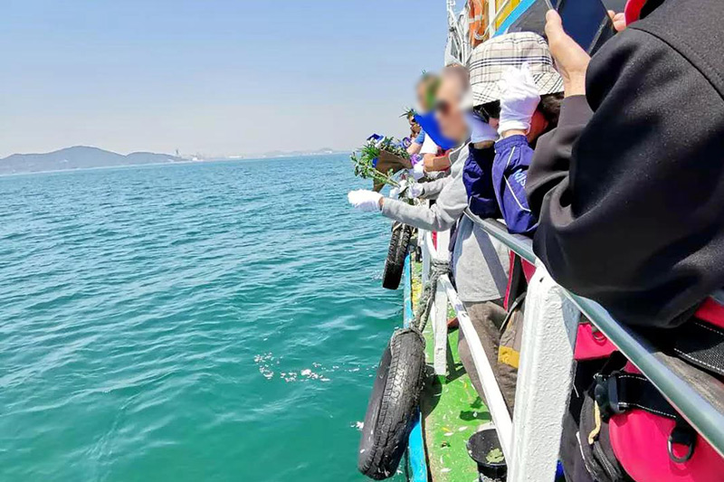 不要墓地的海葬仪式