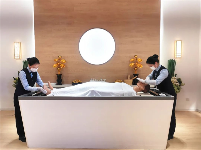 演示侍亲沐浴环节