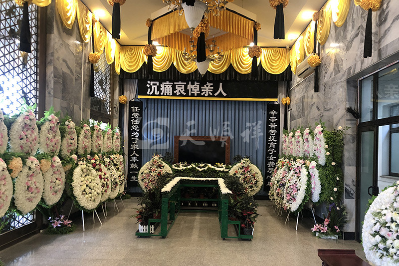 东郊殡仪馆一条龙告别厅布置