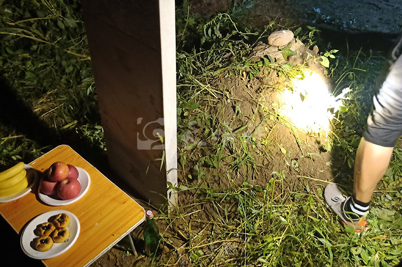 迁坟祭扫