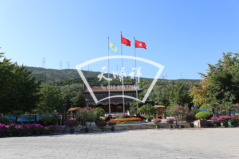 万佛华侨陵园入口