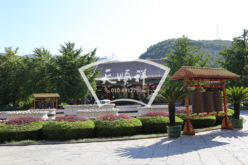 万佛华侨陵园入园景观