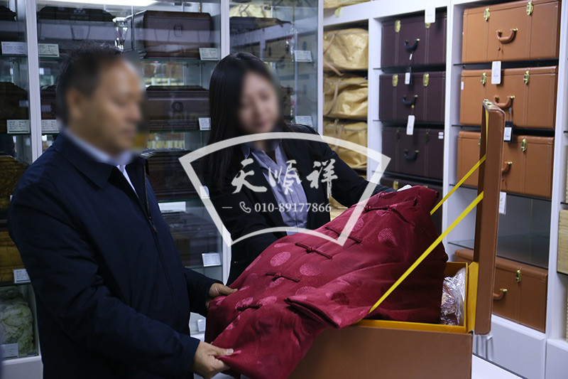 向客户介绍产品
