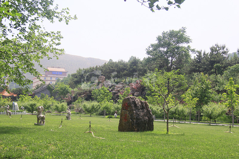 灵山宝塔陵园绿化景观